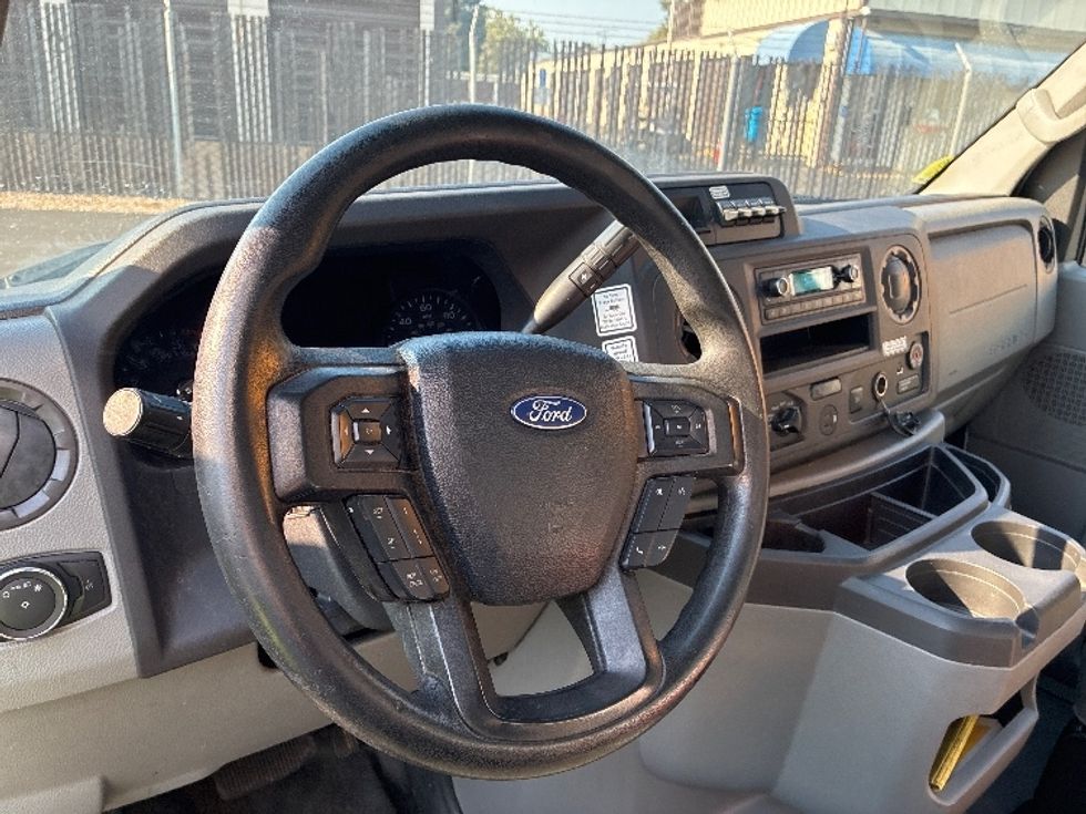 Light Duty Box Truck-Light and Medium Duty Trucks-Ford-2022-E350-West Sacramento-CA-170,663\n\t\tmiles-$ 18,500 - Image 15