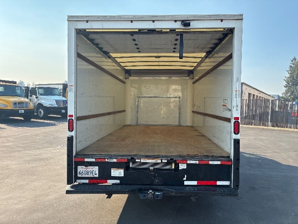 Light Duty Box Truck-Light and Medium Duty Trucks-Ford-2022-E350-West Sacramento-CA-170,663\n\t\tmiles-$ 18,500 - Image 8