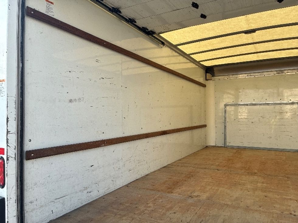 Light Duty Box Truck-Light and Medium Duty Trucks-Ford-2022-E350-West Sacramento-CA-170,663\n\t\tmiles-$ 18,500 - Image 9