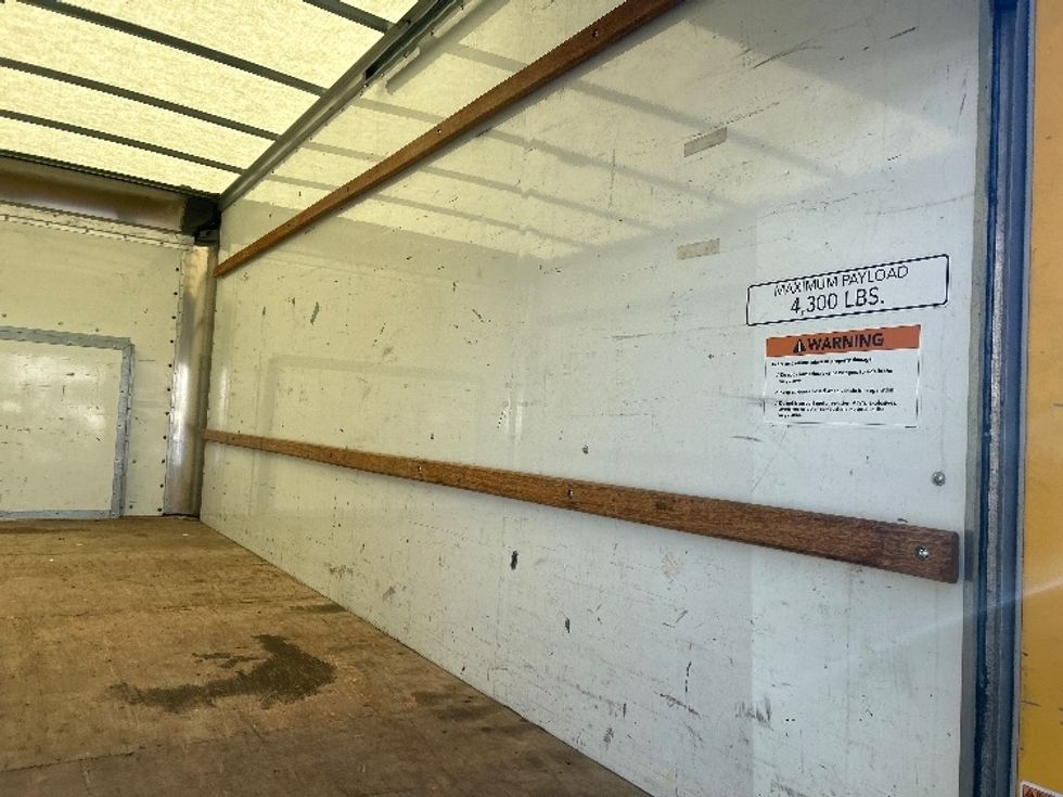 Light Duty Box Truck-Light and Medium Duty Trucks-Ford-2022-E350-West Sacramento-CA-71,066\n\t\tmiles-$ 32,000 - Image 11