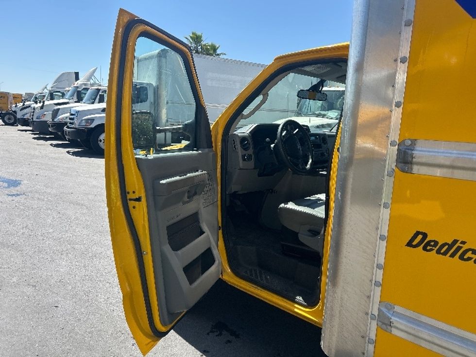 Light Duty Box Truck-Light and Medium Duty Trucks-Ford-2022-E350-West Sacramento-CA-71,066\n\t\tmiles-$ 32,000 - Image 15