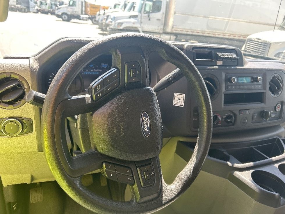 Light Duty Box Truck-Light and Medium Duty Trucks-Ford-2022-E350-West Sacramento-CA-71,066\n\t\tmiles-$ 32,000 - Image 16