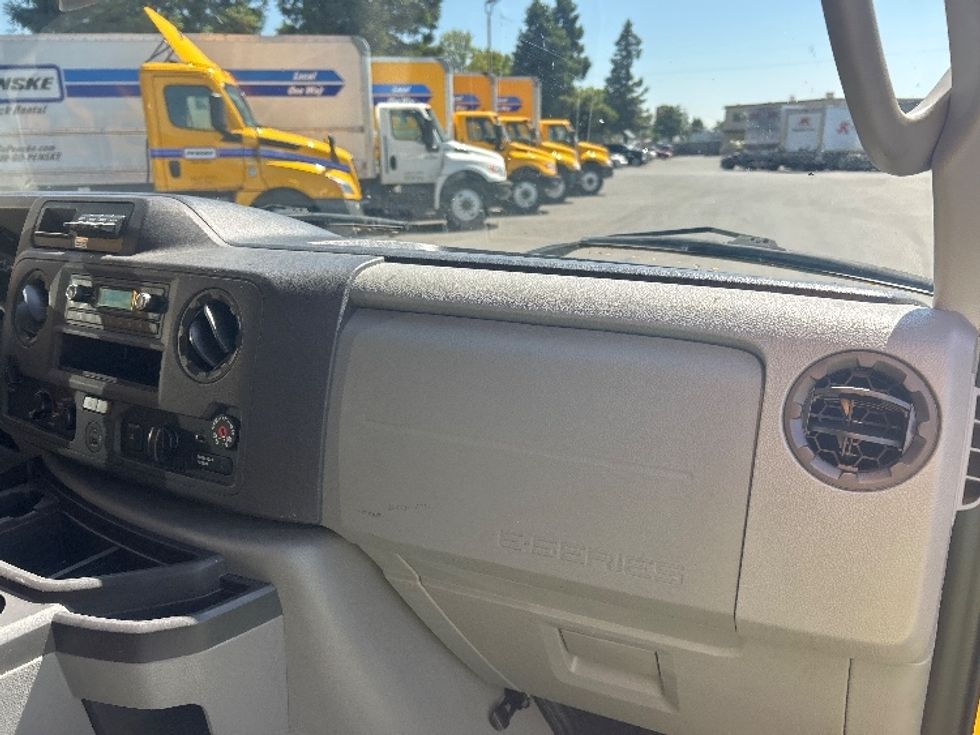 Light Duty Box Truck-Light and Medium Duty Trucks-Ford-2022-E350-West Sacramento-CA-71,066\n\t\tmiles-$ 32,000 - Image 20