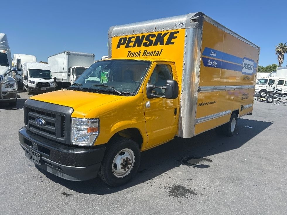 Light Duty Box Truck-Light and Medium Duty Trucks-Ford-2022-E350-West Sacramento-CA-71,066\n\t\tmiles-$ 32,000 - Image 3