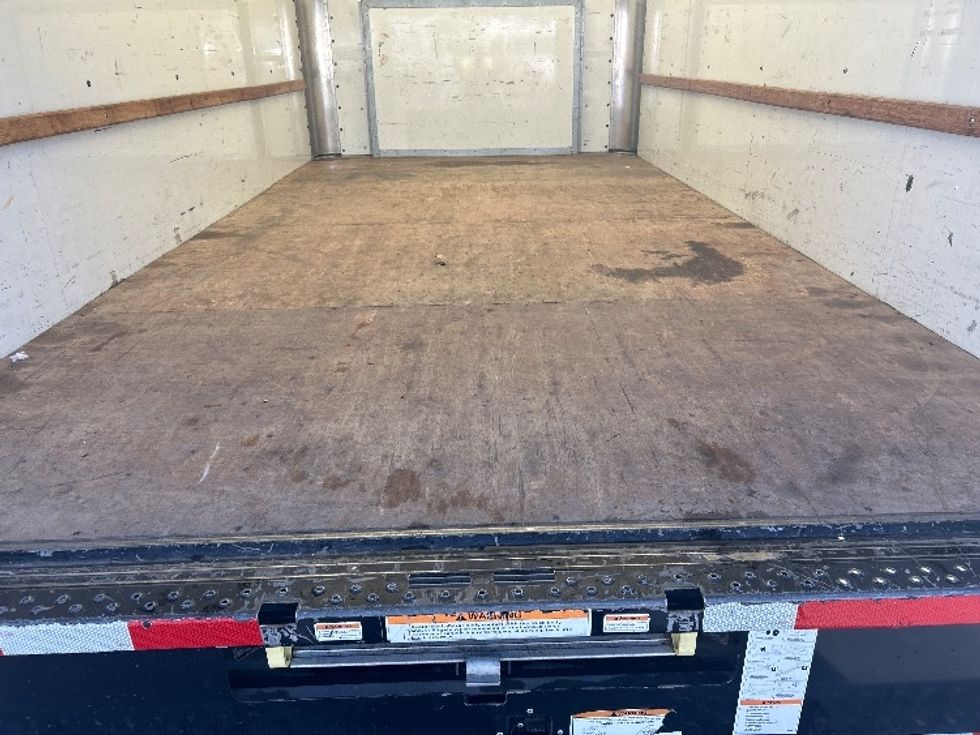 Light Duty Box Truck-Light and Medium Duty Trucks-Ford-2022-E350-West Sacramento-CA-71,066\n\t\tmiles-$ 32,000 - Image 9