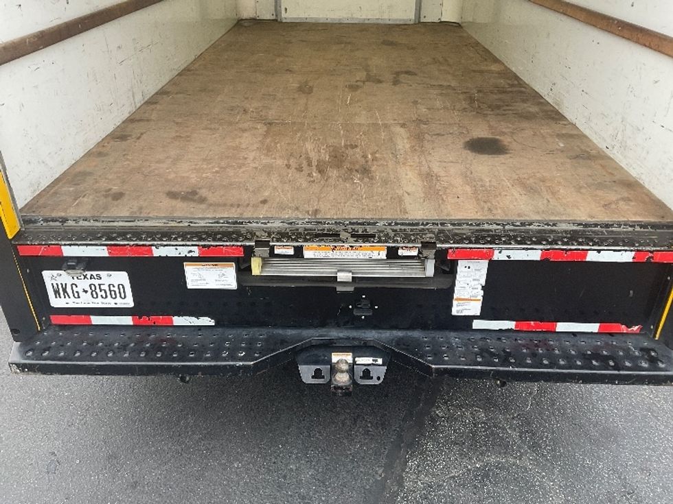 Light Duty Box Truck-Light and Medium Duty Trucks-Ford-2022-E350-West Sacramento-CA-81,736\n\t\tmiles-$ 29,750 - Image 10