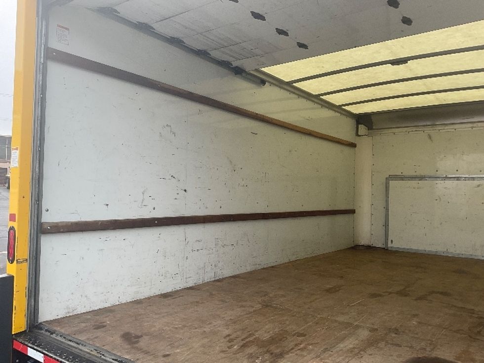 Light Duty Box Truck-Light and Medium Duty Trucks-Ford-2022-E350-West Sacramento-CA-81,736\n\t\tmiles-$ 29,750 - Image 11