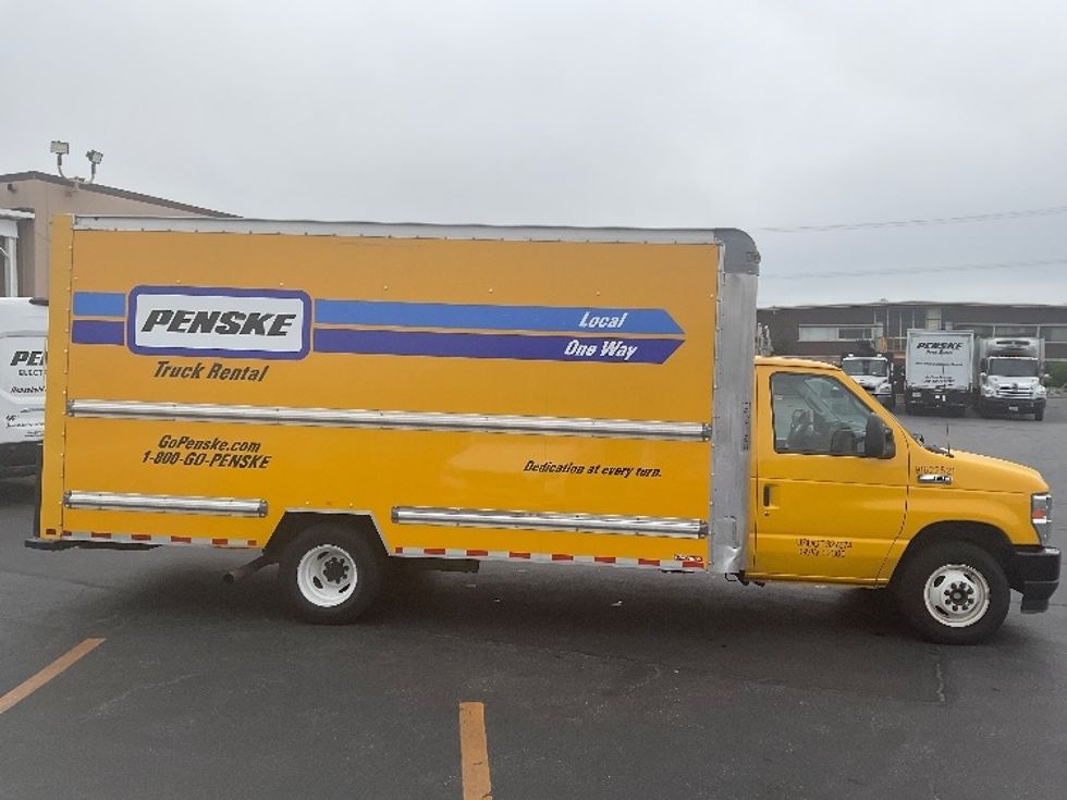 Light Duty Box Truck-Light and Medium Duty Trucks-Ford-2022-E350-West Sacramento-CA-81,736\n\t\tmiles-$ 29,750 - Image 15