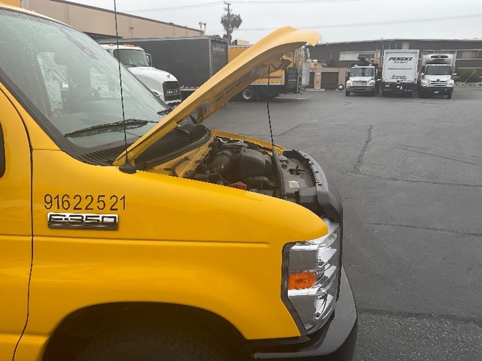 Light Duty Box Truck-Light and Medium Duty Trucks-Ford-2022-E350-West Sacramento-CA-81,736\n\t\tmiles-$ 29,750 - Image 24