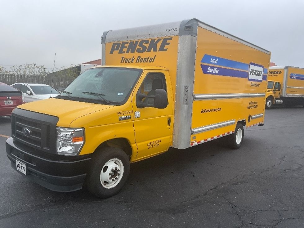 Light Duty Box Truck-Light and Medium Duty Trucks-Ford-2022-E350-West Sacramento-CA-81,736\n\t\tmiles-$ 29,750 - Image 3