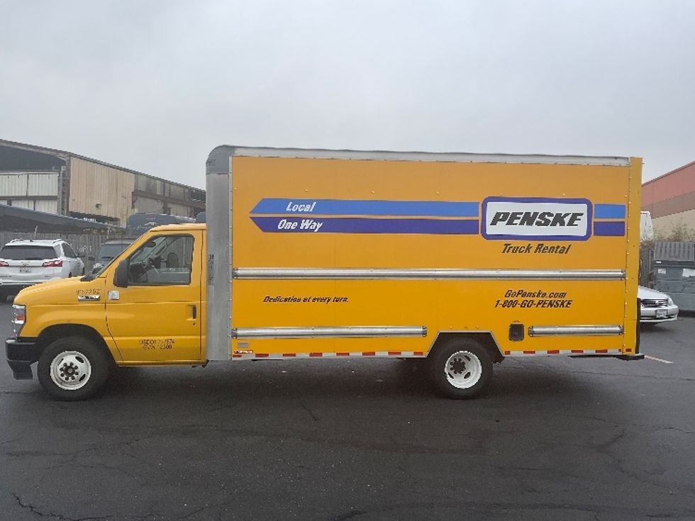 Light Duty Box Truck-Light and Medium Duty Trucks-Ford-2022-E350-West Sacramento-CA-81,736\n\t\tmiles-$ 29,750 - Image 4