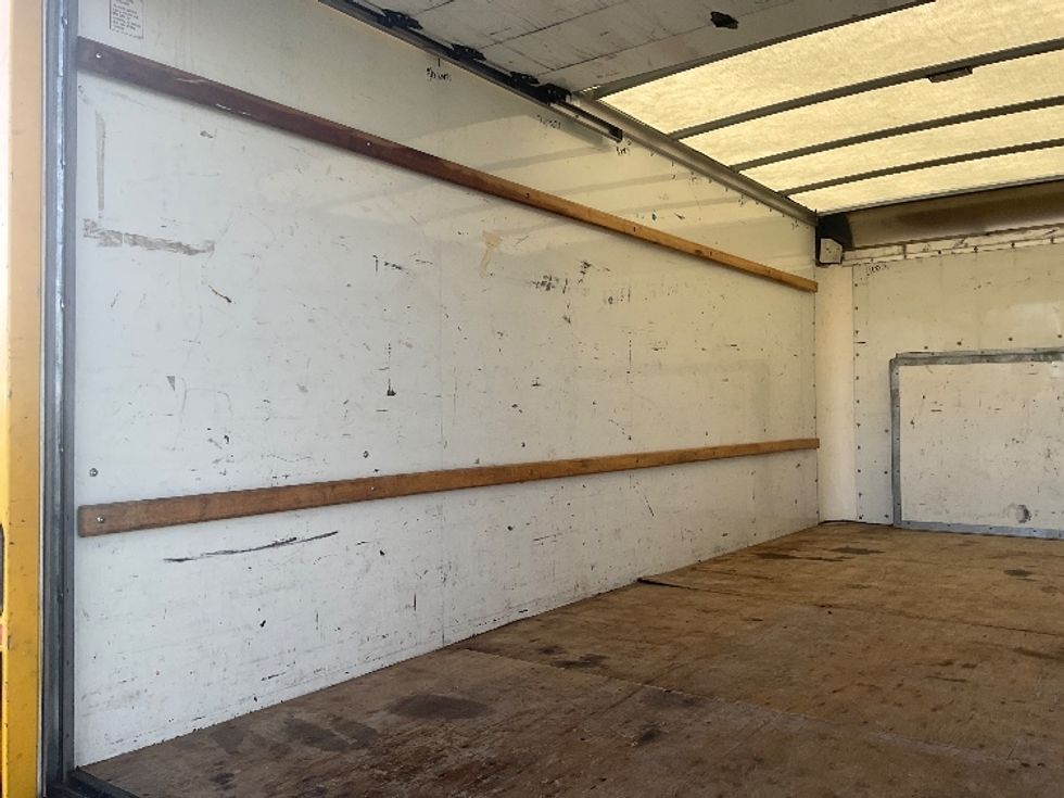 Light Duty Box Truck-Light and Medium Duty Trucks-Ford-2022-E350-West Sacramento-CA-87,562\n\t\tmiles-$ 30,750 - Image 10