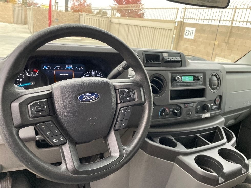 Light Duty Box Truck-Light and Medium Duty Trucks-Ford-2022-E350-West Sacramento-CA-88,821\n\t\tmiles-$ 33,750 - Image 16