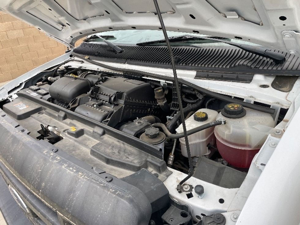 Light Duty Box Truck-Light and Medium Duty Trucks-Ford-2022-E350-West Sacramento-CA-88,821\n\t\tmiles-$ 33,750 - Image 22