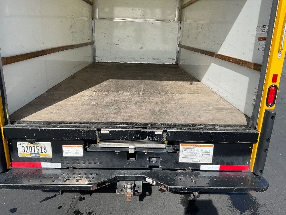 Light Duty Box Truck-Light and Medium Duty Trucks-Ford-2022-E350-West Sacramento-CA-99,511\n\t\tmiles-$ 29,250 - Image 10