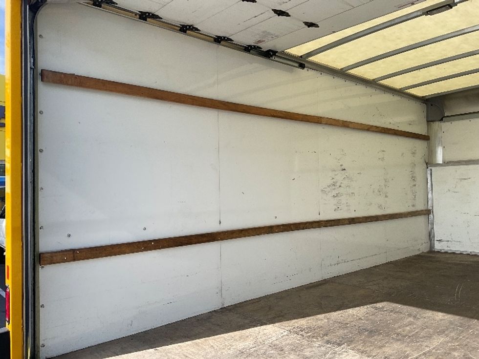 Light Duty Box Truck-Light and Medium Duty Trucks-Ford-2022-E350-West Sacramento-CA-99,511\n\t\tmiles-$ 29,250 - Image 11