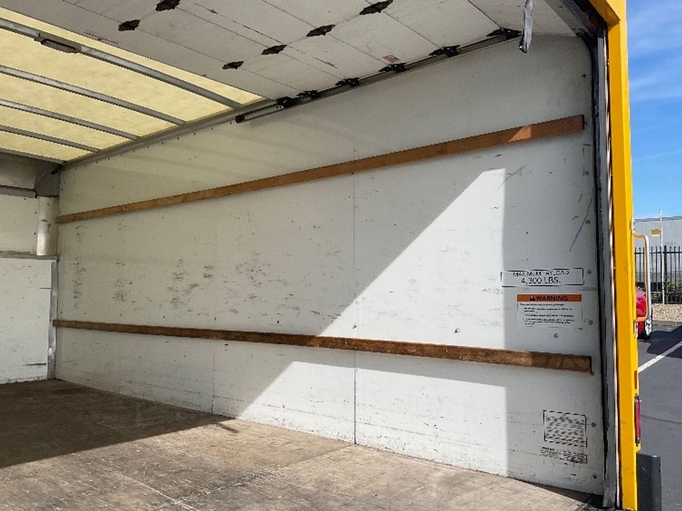 Light Duty Box Truck-Light and Medium Duty Trucks-Ford-2022-E350-West Sacramento-CA-99,511\n\t\tmiles-$ 29,250 - Image 12