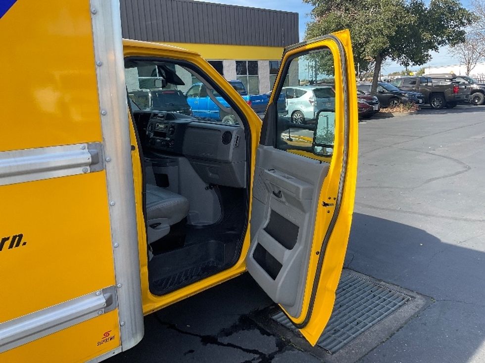 Light Duty Box Truck-Light and Medium Duty Trucks-Ford-2022-E350-West Sacramento-CA-99,511\n\t\tmiles-$ 29,250 - Image 20