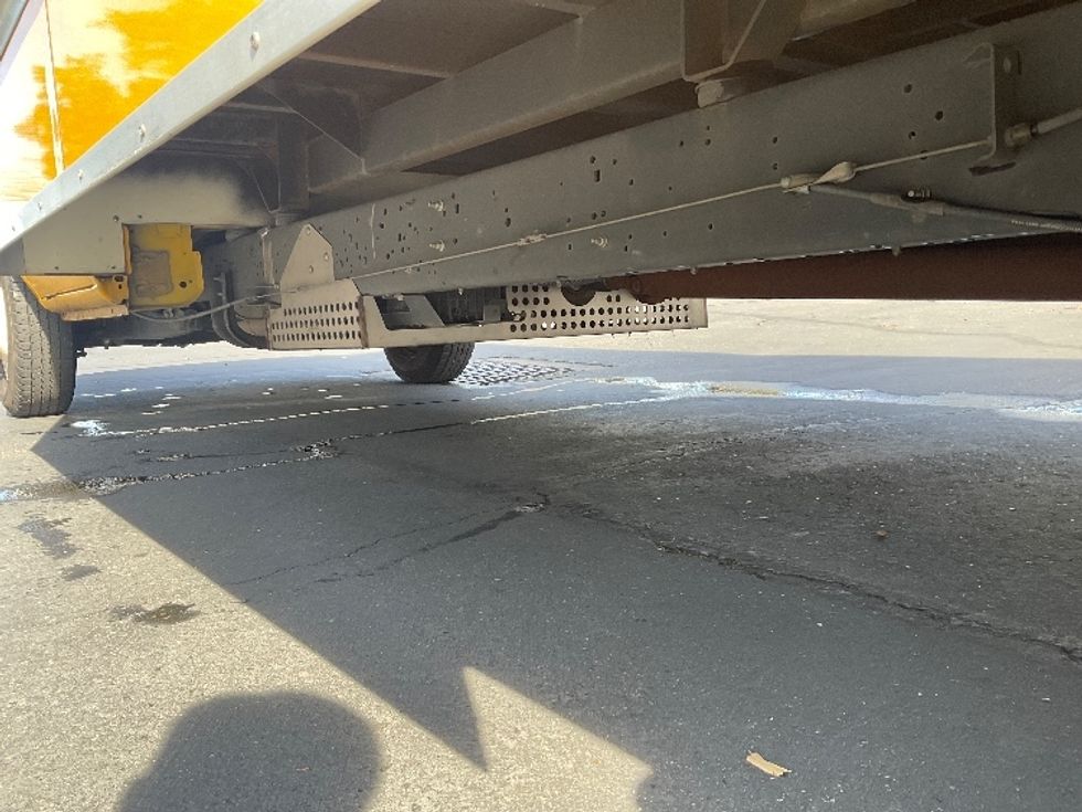 Light Duty Box Truck-Light and Medium Duty Trucks-Ford-2022-E350-West Sacramento-CA-99,511\n\t\tmiles-$ 29,250 - Image 5