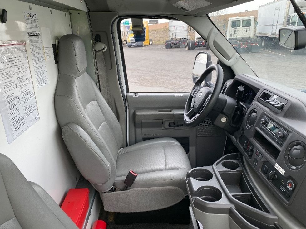 Light Duty Box Truck-Light and Medium Duty Trucks-Ford-2022-E350-West Valley City-UT-39,861\n\t\tmiles-$ 44,500 - Image 22