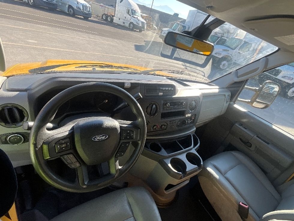 Light Duty Box Truck-Light and Medium Duty Trucks-Ford-2022-E350-West Valley City-UT-90,262\n\t\tmiles-$ 30,500 - Image 19