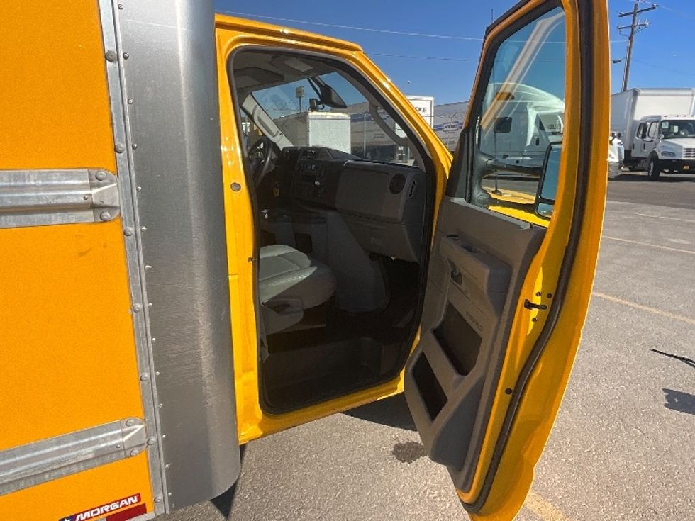 Light Duty Box Truck-Light and Medium Duty Trucks-Ford-2022-E350-West Valley City-UT-90,262\n\t\tmiles-$ 30,500 - Image 20