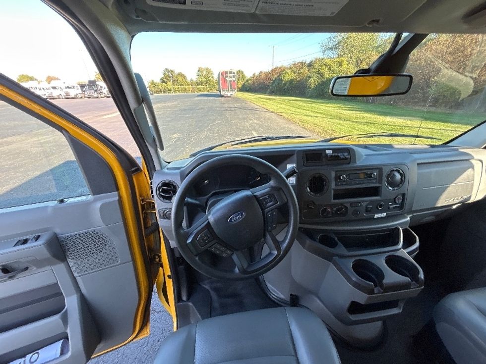 Light Duty Box Truck-Light and Medium Duty Trucks-Ford-2022-E350-White Deer-PA-107,080\n\t\tmiles-$ 25,000 - Image 18