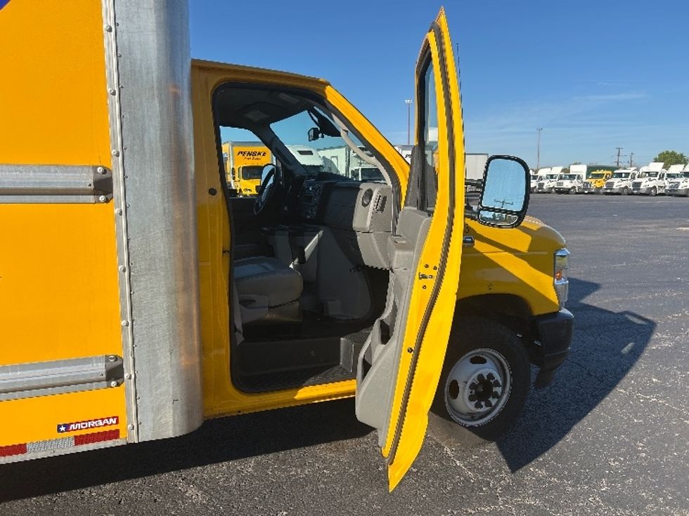 Light Duty Box Truck-Light and Medium Duty Trucks-Ford-2022-E350-White Deer-PA-107,080\n\t\tmiles-$ 25,000 - Image 20