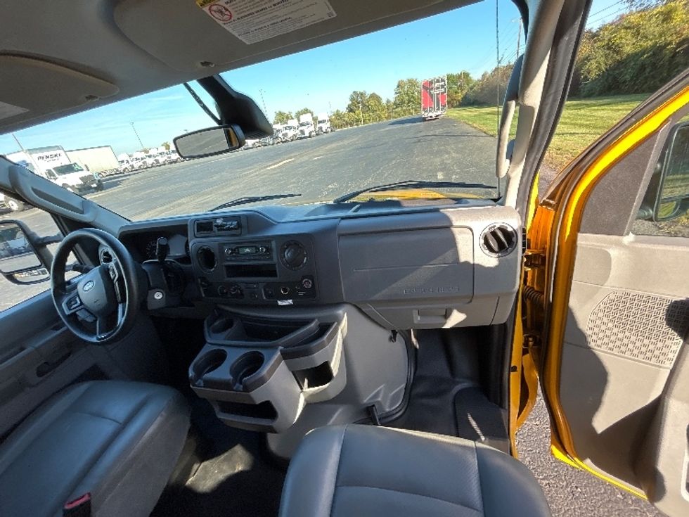 Light Duty Box Truck-Light and Medium Duty Trucks-Ford-2022-E350-White Deer-PA-107,080\n\t\tmiles-$ 25,000 - Image 21