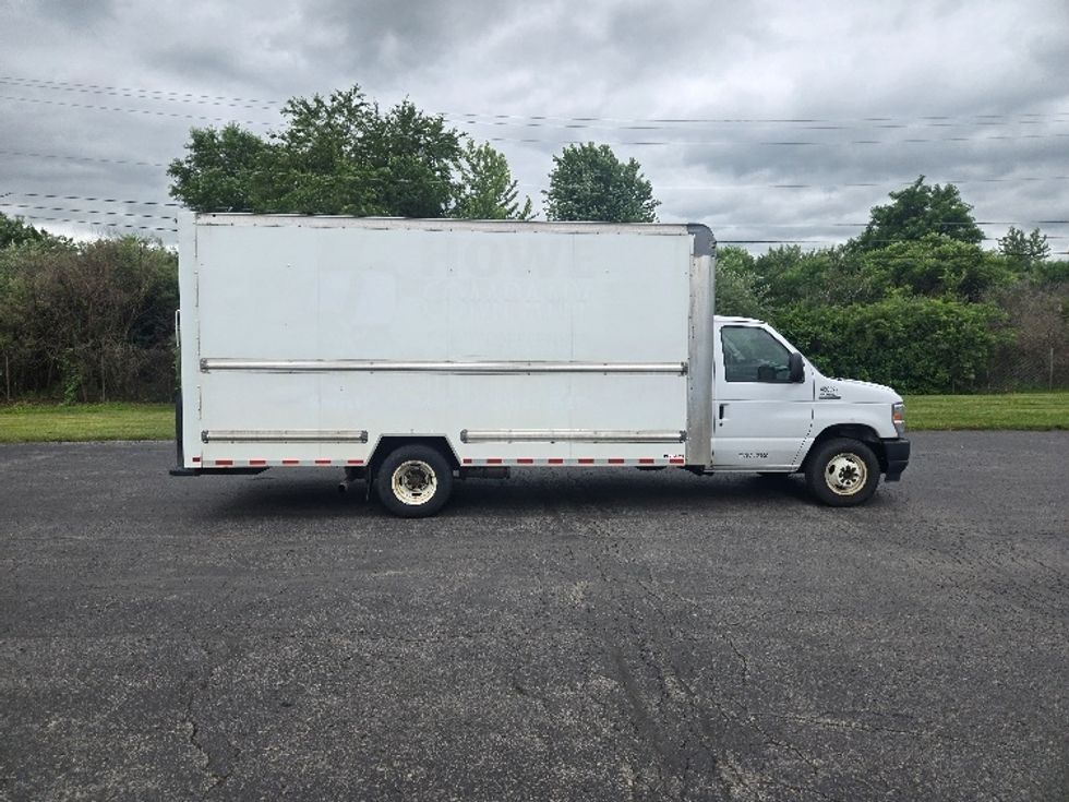 Light Duty Box Truck-Light and Medium Duty Trucks-Ford-2022-E350-White Deer-PA-141,751\n\t\tmiles-$ 23,250 - Image 14