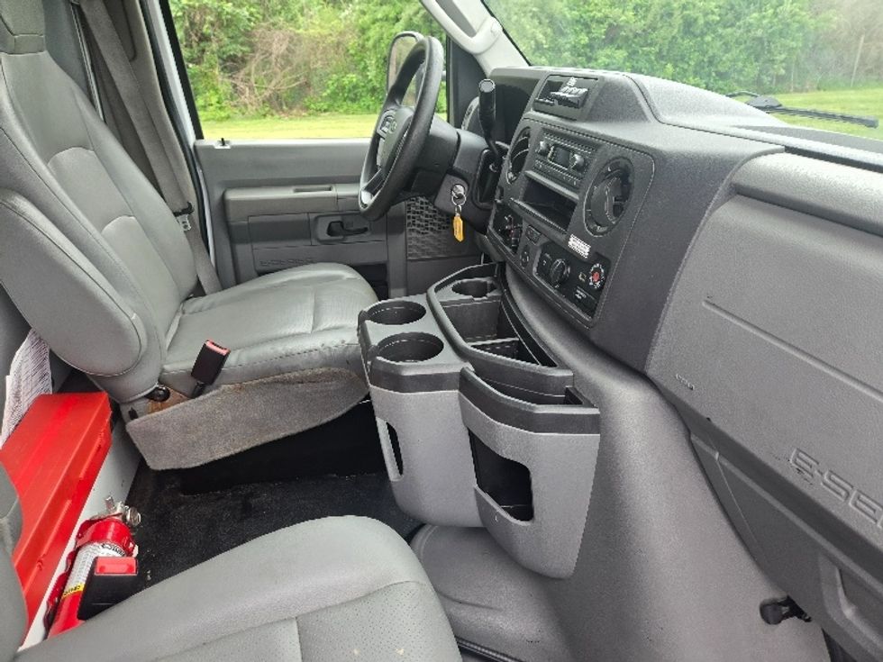 Light Duty Box Truck-Light and Medium Duty Trucks-Ford-2022-E350-White Deer-PA-141,751\n\t\tmiles-$ 23,250 - Image 21