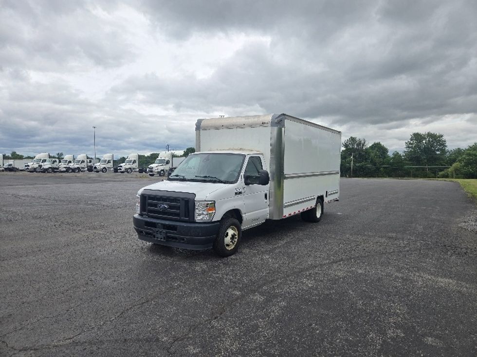 Light Duty Box Truck-Light and Medium Duty Trucks-Ford-2022-E350-White Deer-PA-141,751\n\t\tmiles-$ 23,250 - Image 3