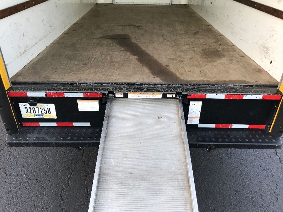 Light Duty Box Truck-Light and Medium Duty Trucks-Ford-2022-E350-White Deer-PA-85,467\n\t\tmiles-$ 34,250 - Image 10