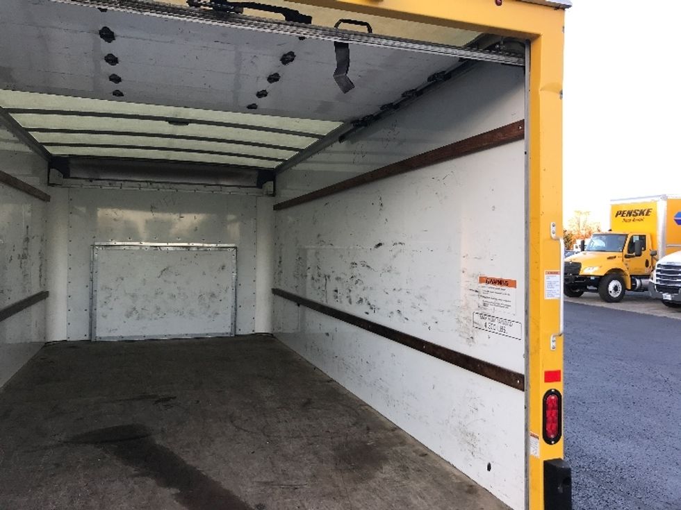 Light Duty Box Truck-Light and Medium Duty Trucks-Ford-2022-E350-White Deer-PA-85,467\n\t\tmiles-$ 34,250 - Image 12