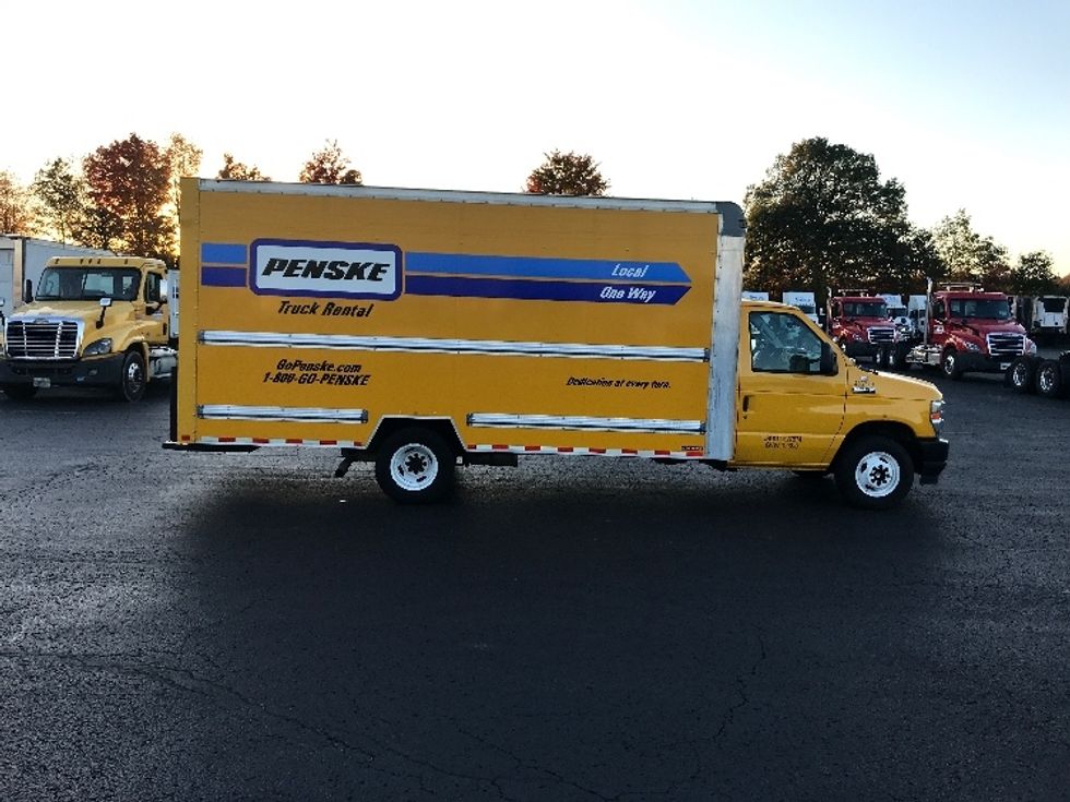 Light Duty Box Truck-Light and Medium Duty Trucks-Ford-2022-E350-White Deer-PA-85,467\n\t\tmiles-$ 34,250 - Image 15