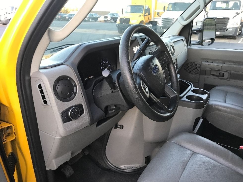 Light Duty Box Truck-Light and Medium Duty Trucks-Ford-2022-E350-White Deer-PA-85,467\n\t\tmiles-$ 34,250 - Image 17