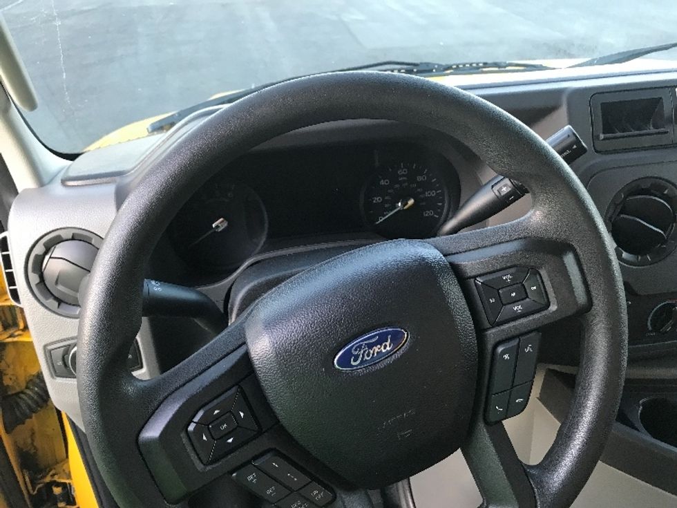 Light Duty Box Truck-Light and Medium Duty Trucks-Ford-2022-E350-White Deer-PA-85,467\n\t\tmiles-$ 34,250 - Image 18