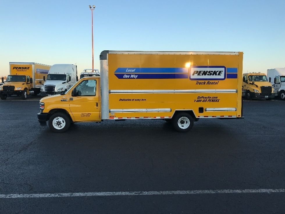 Light Duty Box Truck-Light and Medium Duty Trucks-Ford-2022-E350-White Deer-PA-85,467\n\t\tmiles-$ 34,250 - Image 4