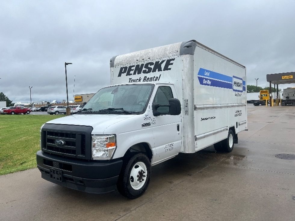 Light Duty Box Truck-Light and Medium Duty Trucks-Ford-2022-E350-Wichita-KS-104,702\n\t\tmiles-$ 35,250 - Image 1