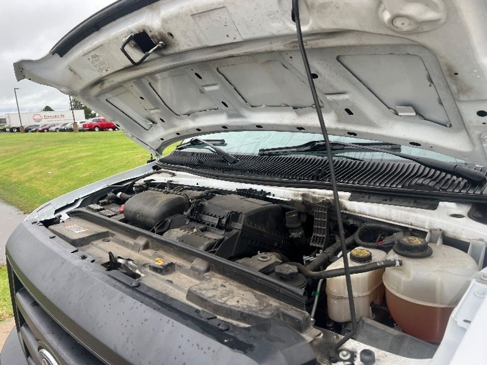 Light Duty Box Truck-Light and Medium Duty Trucks-Ford-2022-E350-Wichita-KS-104,702\n\t\tmiles-$ 35,250 - Image 23