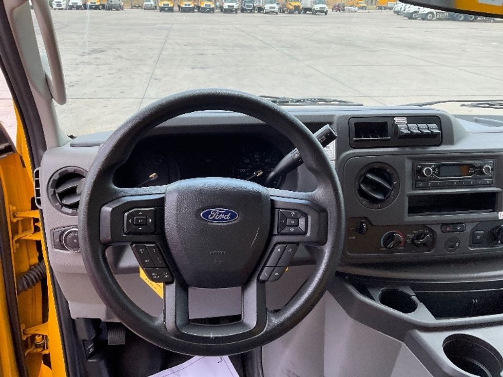 Light Duty Box Truck-Light and Medium Duty Trucks-Ford-2022-E350-Wichita-KS-126,164\n\t\tmiles-$ 24,750 - Image 18