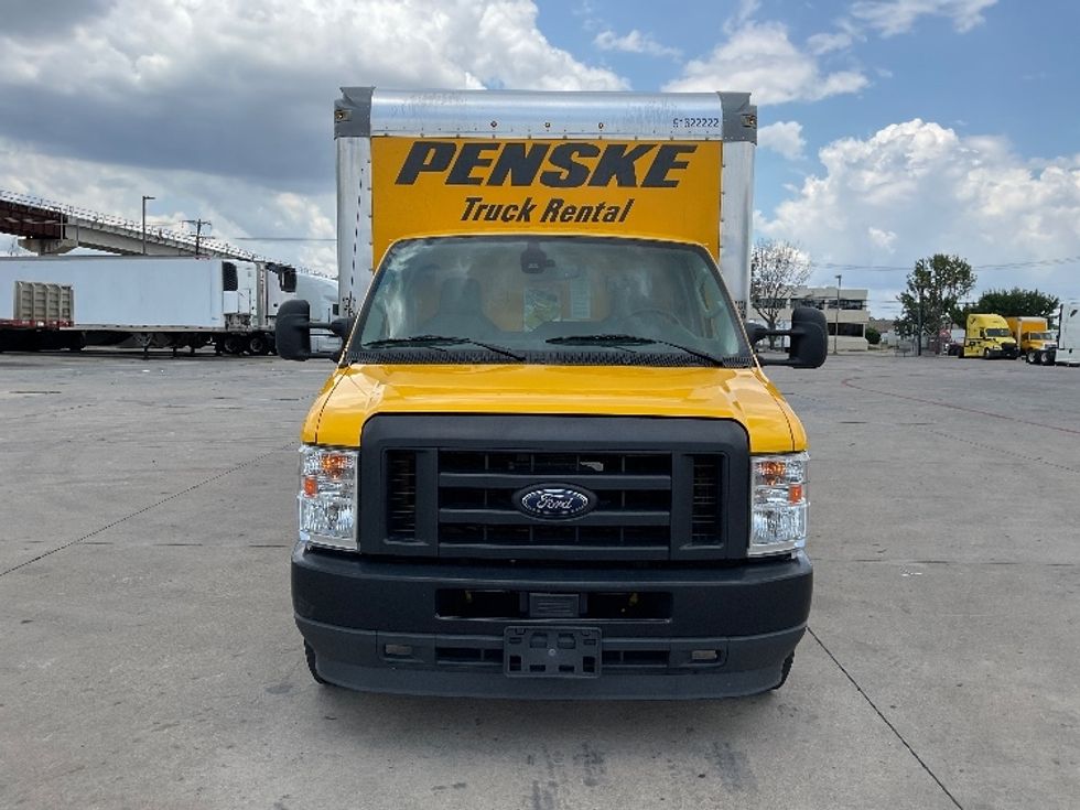 Light Duty Box Truck-Light and Medium Duty Trucks-Ford-2022-E350-Wichita-KS-126,164\n\t\tmiles-$ 24,750 - Image 2