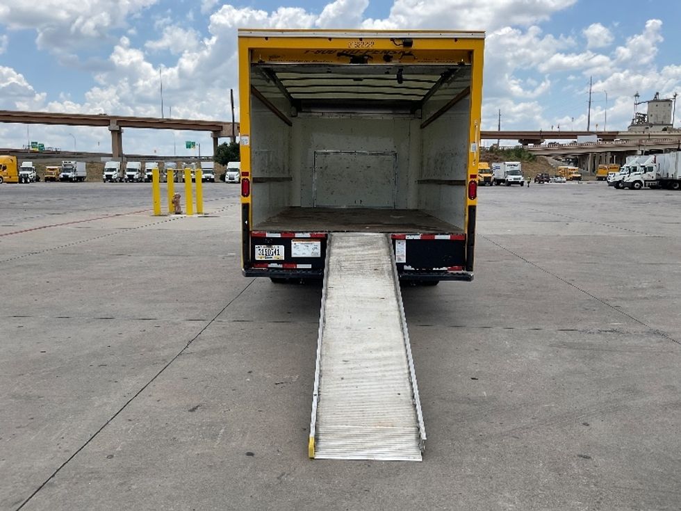 Light Duty Box Truck-Light and Medium Duty Trucks-Ford-2022-E350-Wichita-KS-126,164\n\t\tmiles-$ 24,750 - Image 9