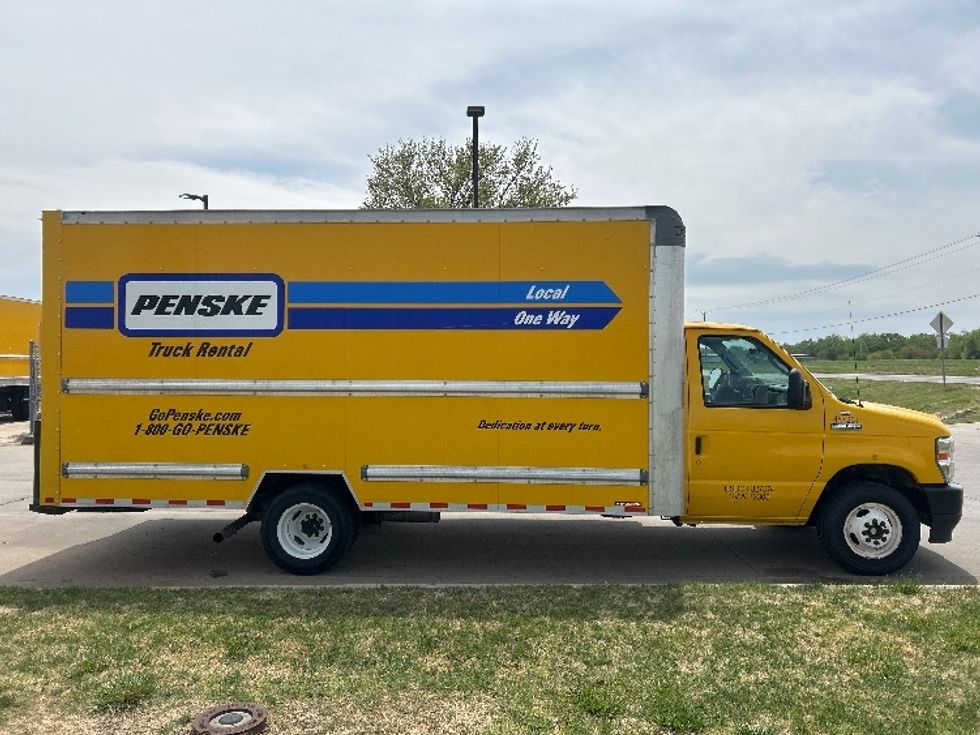 Light Duty Box Truck-Light and Medium Duty Trucks-Ford-2022-E350-Wichita-KS-65,144\n\t\tmiles-$ 31,250 - Image 15