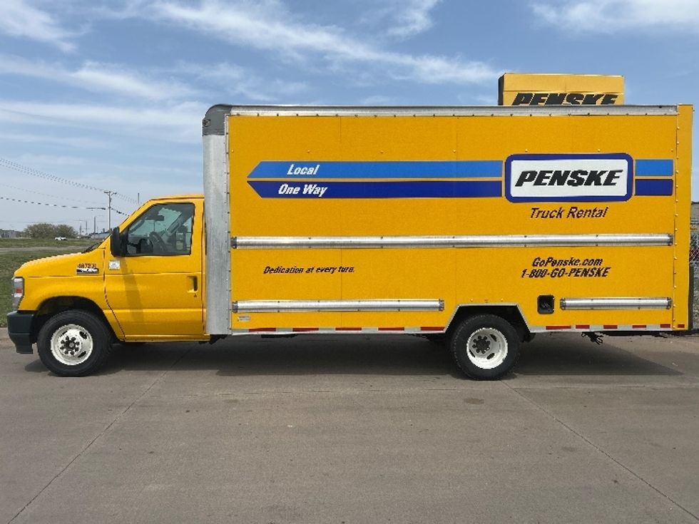 Light Duty Box Truck-Light and Medium Duty Trucks-Ford-2022-E350-Wichita-KS-65,144\n\t\tmiles-$ 31,250 - Image 4