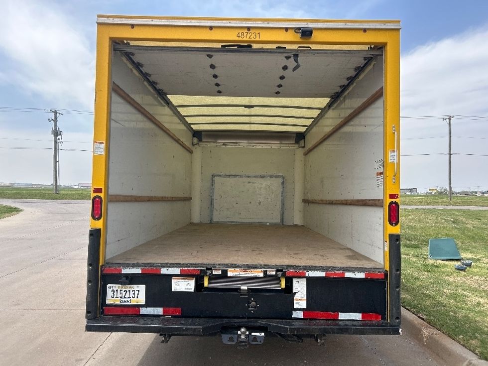 Light Duty Box Truck-Light and Medium Duty Trucks-Ford-2022-E350-Wichita-KS-65,144\n\t\tmiles-$ 31,250 - Image 8