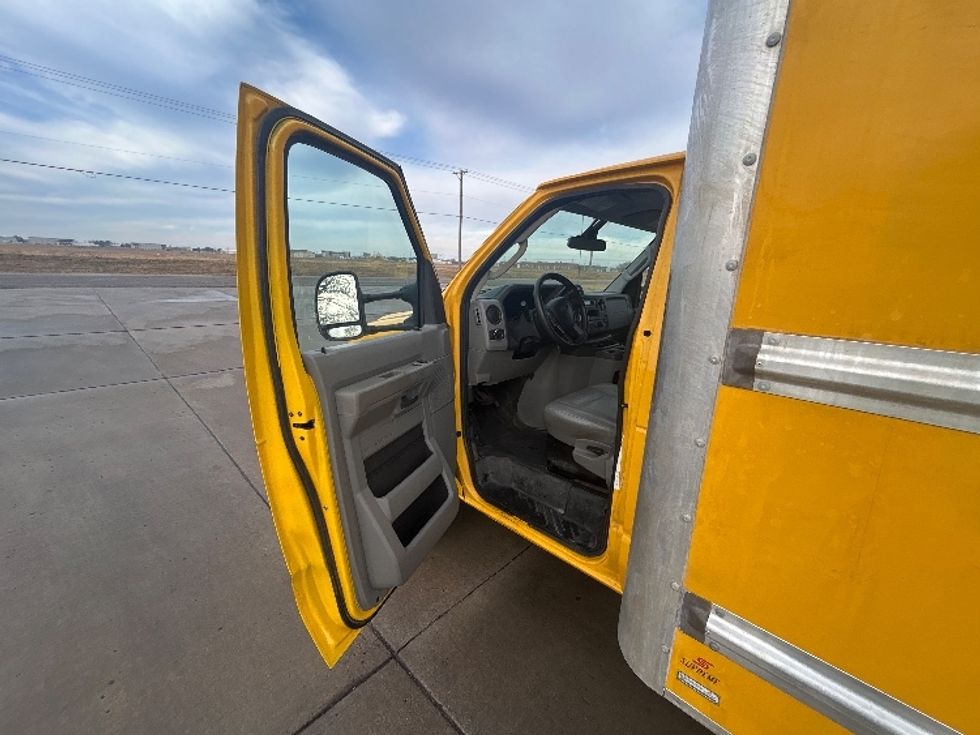 Light Duty Box Truck-Light and Medium Duty Trucks-Ford-2022-E350-Wichita-KS-91,858\n\t\tmiles-$ 28,750 - Image 16