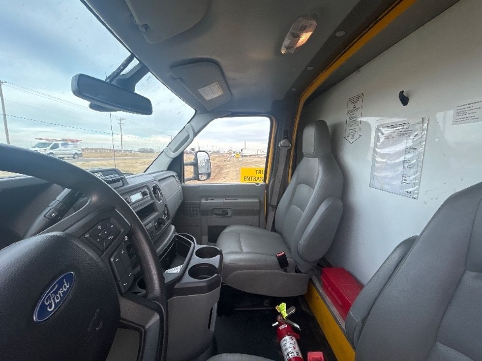 Light Duty Box Truck-Light and Medium Duty Trucks-Ford-2022-E350-Wichita-KS-91,858\n\t\tmiles-$ 28,750 - Image 19