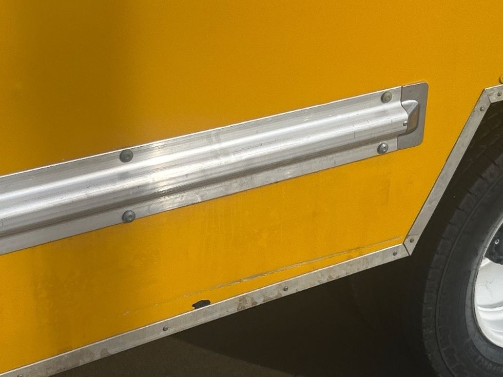 Light Duty Box Truck-Light and Medium Duty Trucks-Ford-2022-E350-Wichita-KS-91,858\n\t\tmiles-$ 28,750 - Image 25