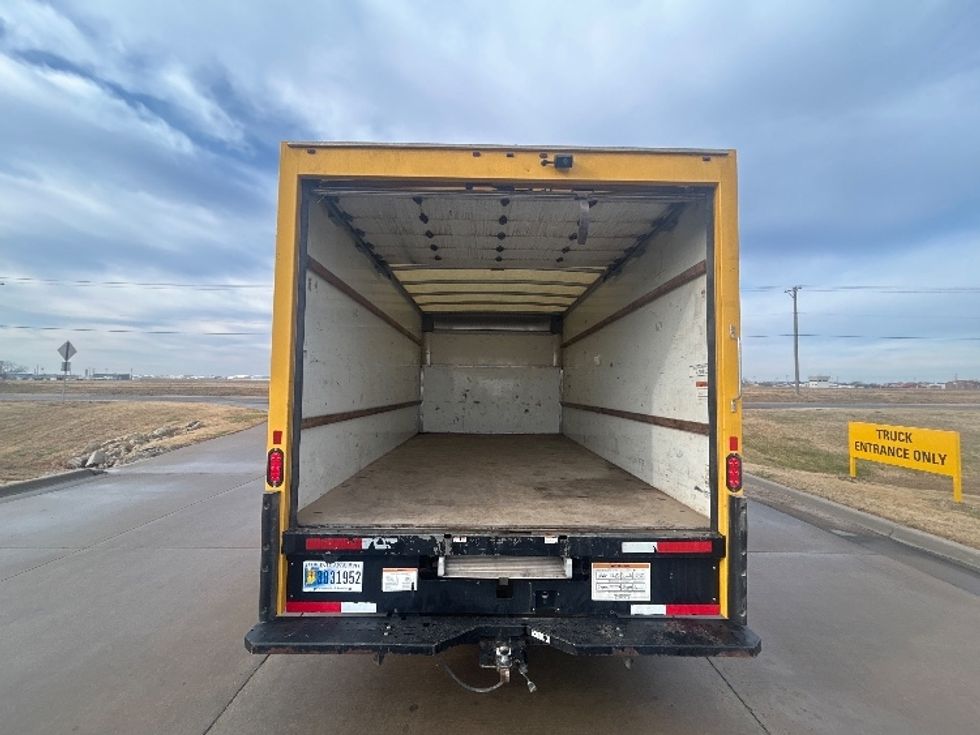 Light Duty Box Truck-Light and Medium Duty Trucks-Ford-2022-E350-Wichita-KS-91,858\n\t\tmiles-$ 28,750 - Image 8